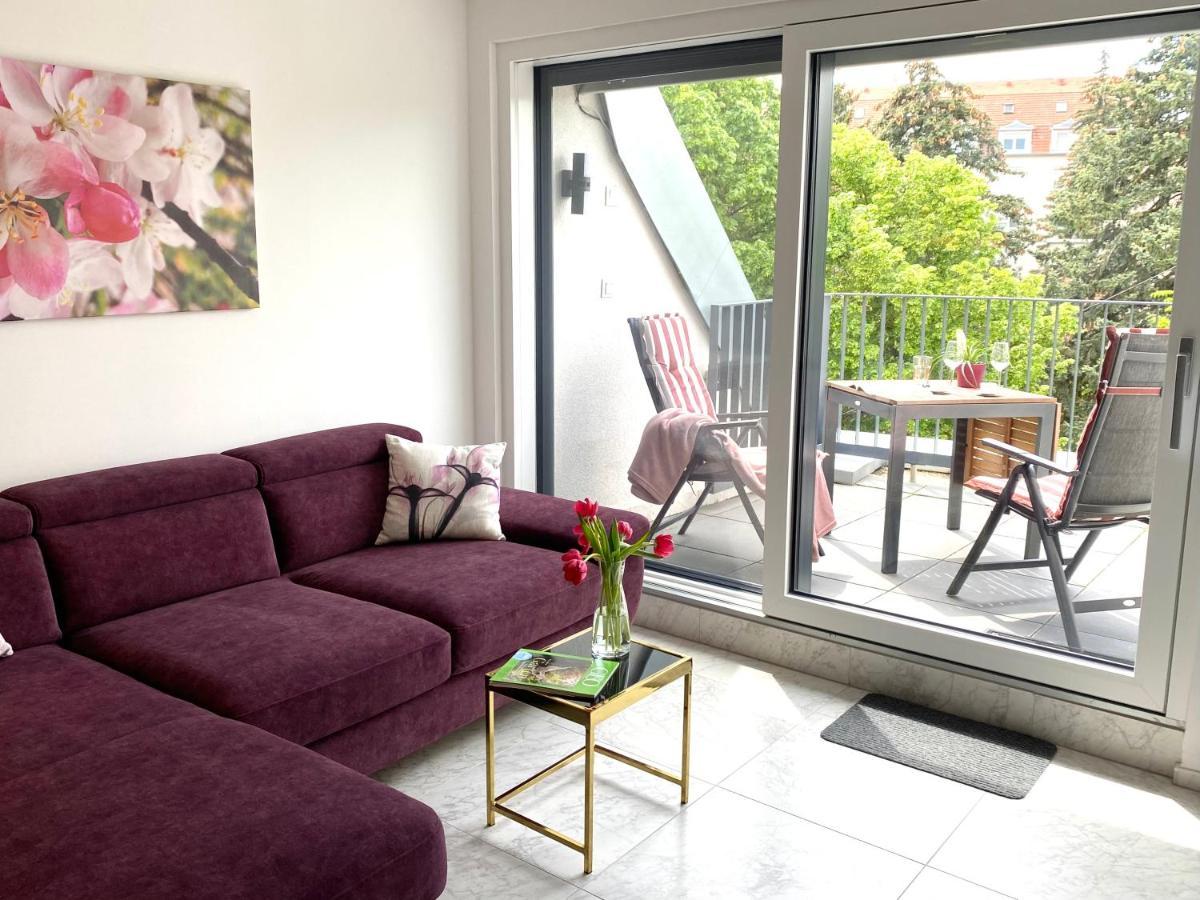 Lilie Appartement In Heviz Mit Tiefgarage, New And Modern Ngoại thất bức ảnh